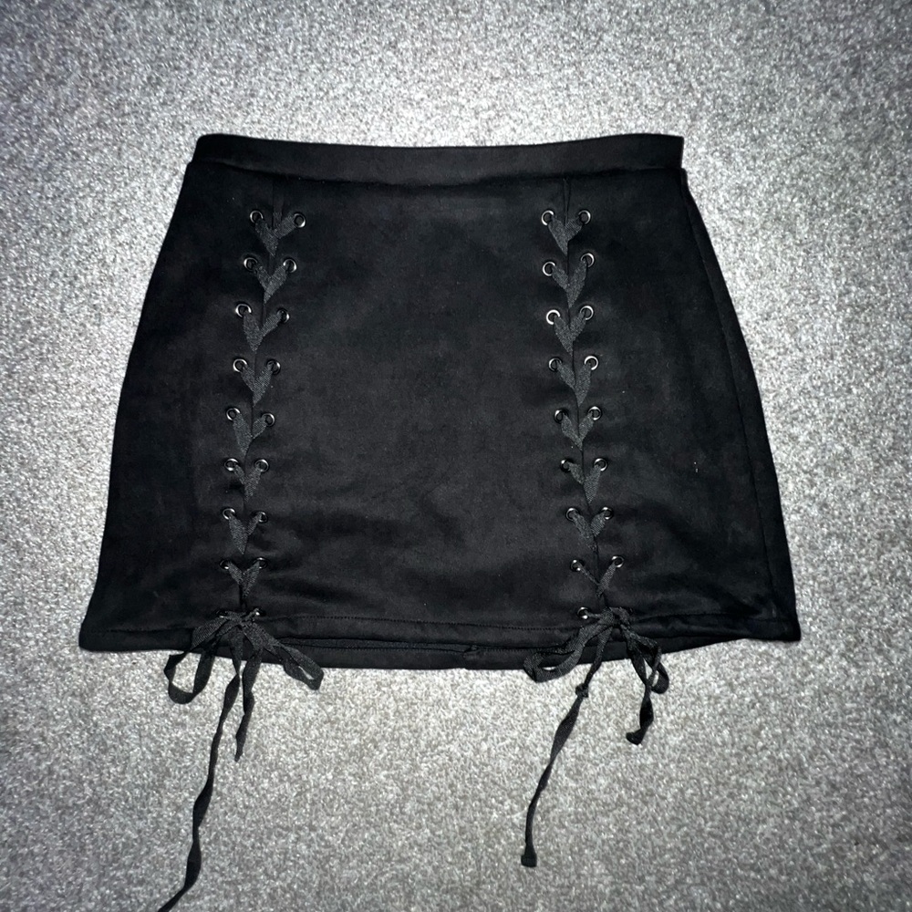 Black Lace-Up Mini Skirt🖤